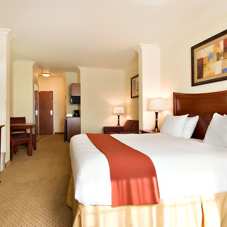 Holiday Inn Express And Suites Klamath Klamath Falls Exterior photo